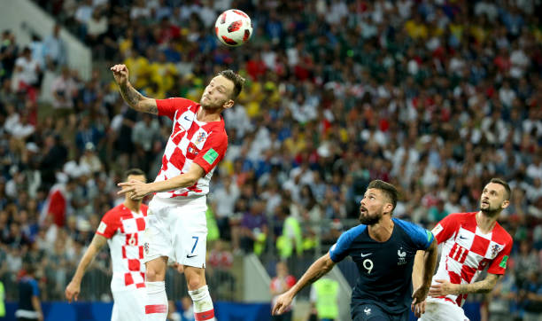 中表现亮眼 中表现亮眼